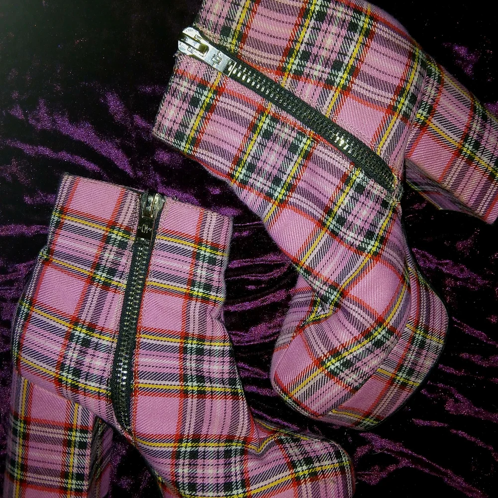 Plaid Pink Platform Boots - Picture 5 of 5